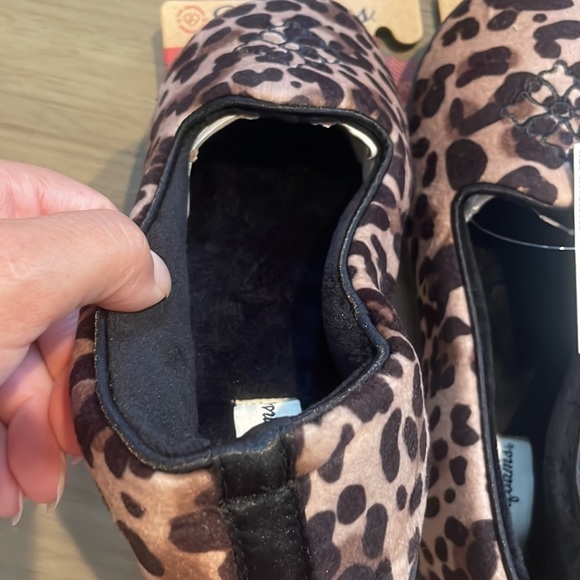 NWT WOMENS DEARFOAMS well memory foam, no sweat comfort house flats size small‍﻿ - Picture 5 of 6